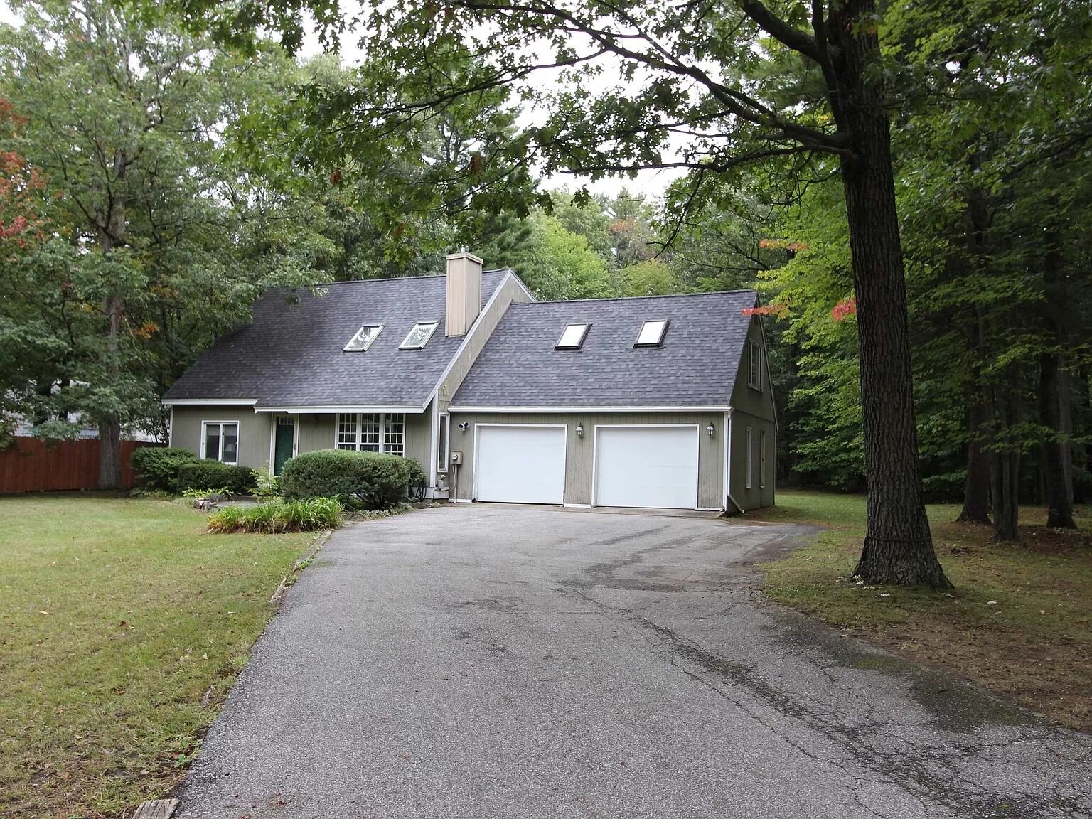 45 Oakridge Dr, Colchester, VT